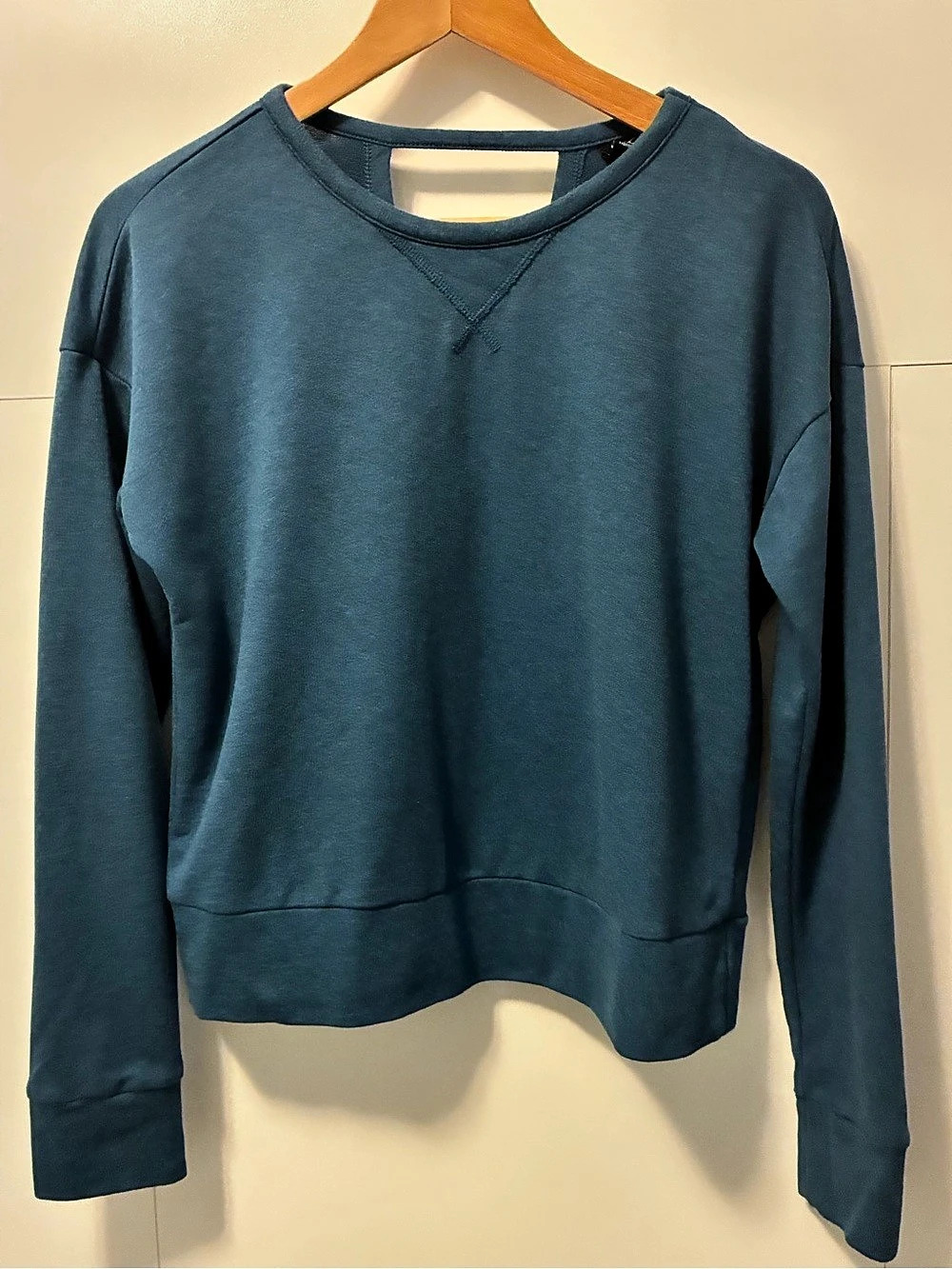 Nike Dri-FIT Long Sleeve Sweatshirt in Blue Size Small Like New